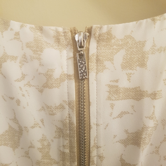 Floral A-line Dress - Picture 5 of 7